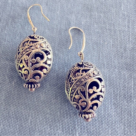 Silver filigree drop earrings, new, never worn. - Picture 2 of 7